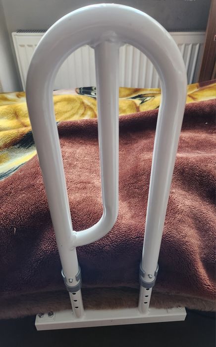 Uchwyt do łóżka dla seniora lub osoby potrzebującej podparcia