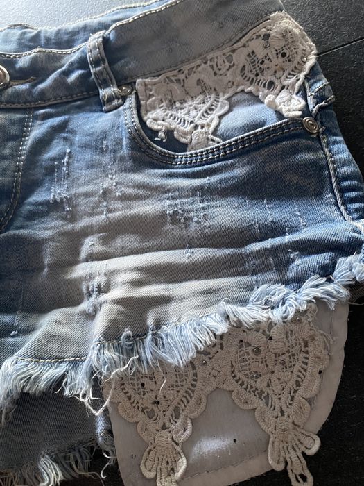 Krótkie spodenki/jeansy koronka rozm M