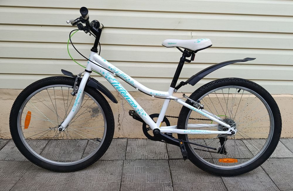 Велосипед дитячий для дівчинки.