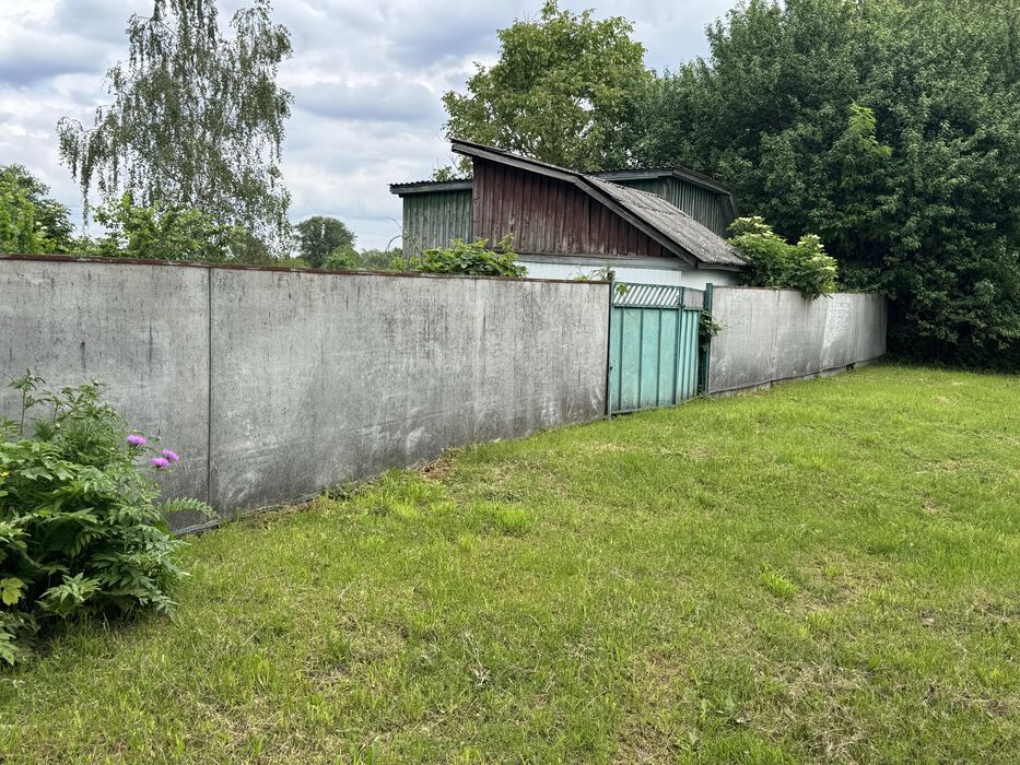 Будинок 100 км від Київа
