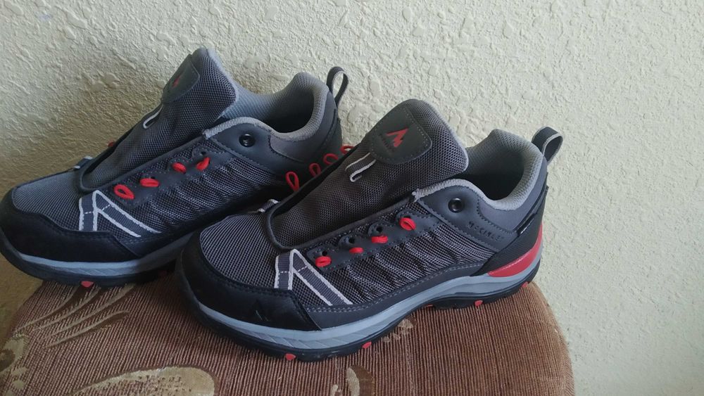 Кросівки демісезон 35 розмір