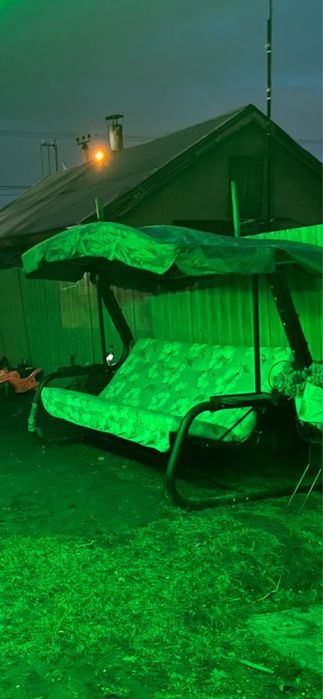 Продам садовую качелю