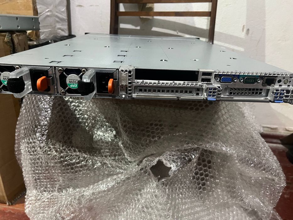 Сервер PowerEdge R630 та arista dcs-7150s-64
