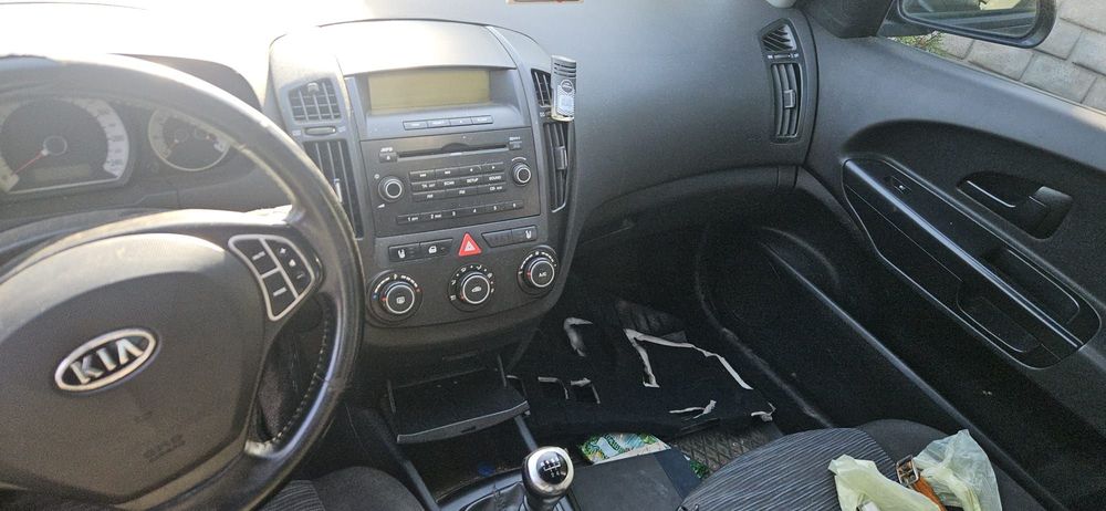 KIA CEED I SW 06-09 1.6 CRDI - RAMKA RADIA NAWIEWU
