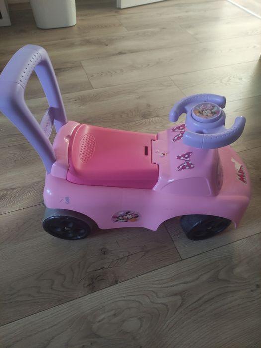 Jeździk autko pchacz