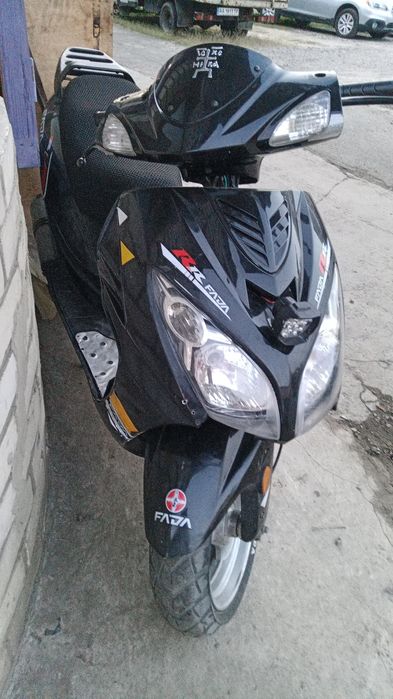 Я продаю скутер  Фада 49 кубов работает хорошо  2012 г 80 кубов