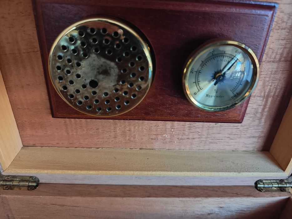 Caixa de Charutos Humidificadora
