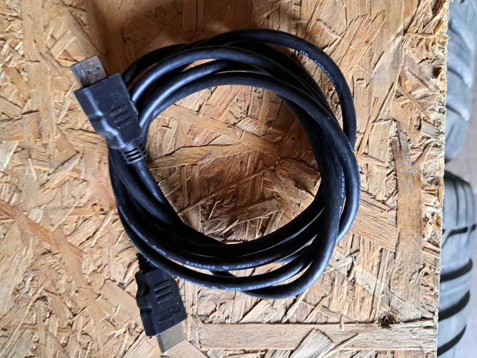 Kabel przewód HDMI przyłącza AUDIO WIDEO zlote srebrne końcówki 2m