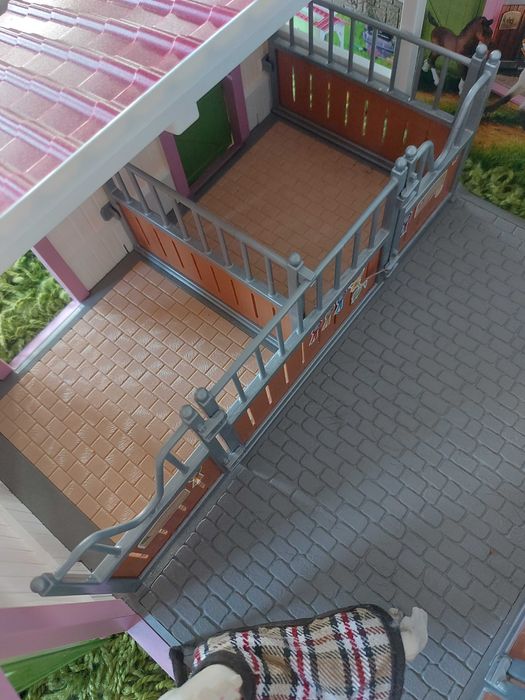 Stajnia SCHLEICH 42344