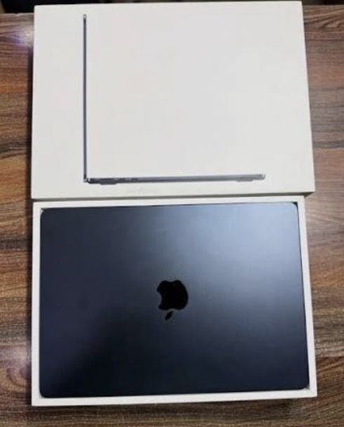 Macbook Air M2 a funcionar mas com avaria nas portas