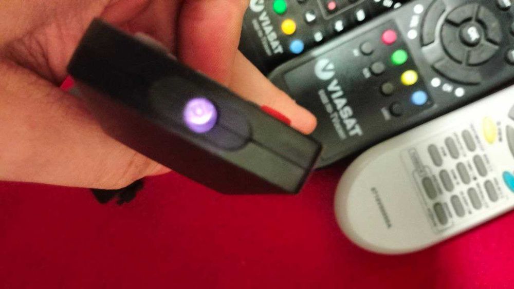 Пульти робочі до тюнерів та супутників