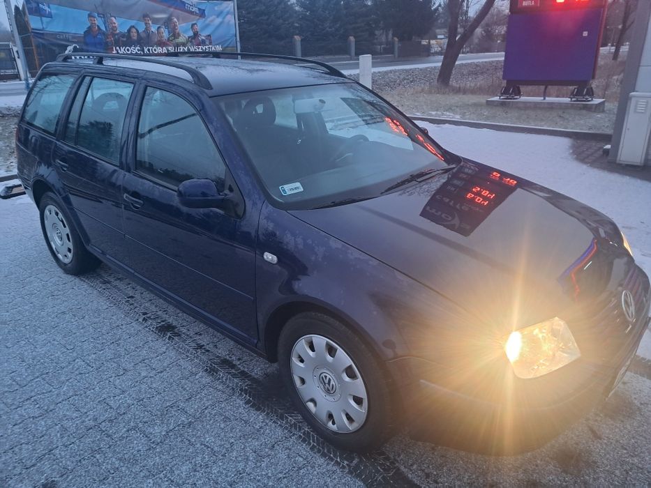 Błotnik prawy VW BORA LB5N