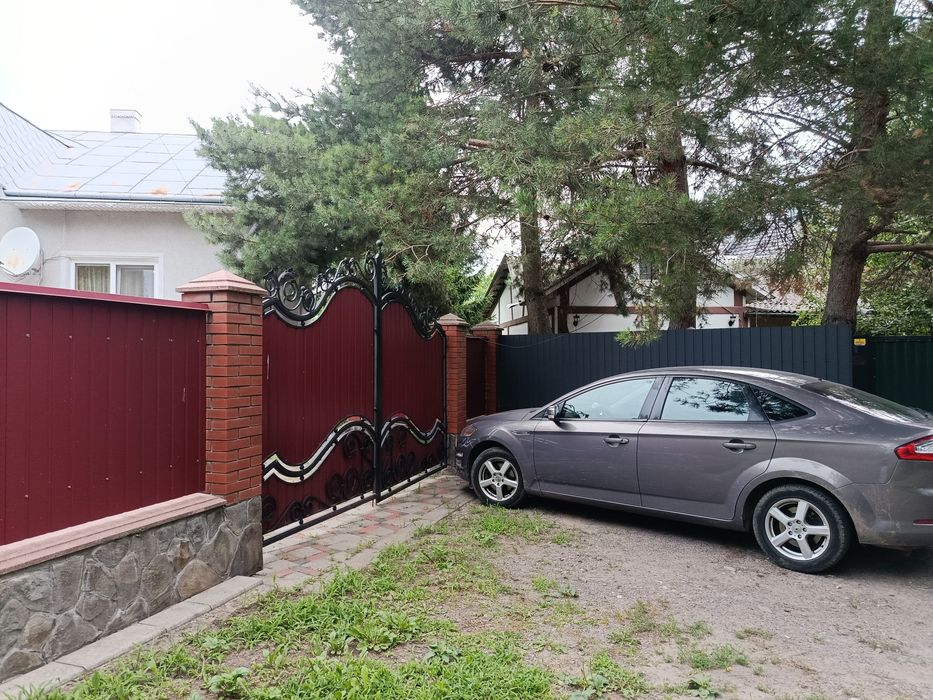 Ідеальний заміський маєток у центрі Мамаївців