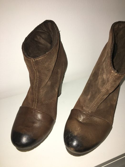 Varios tipos de calçado de mulher