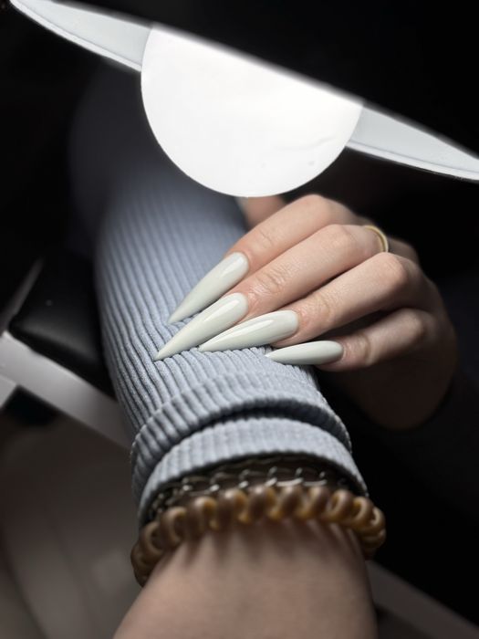 Маникюр ,нарощення, педикюр