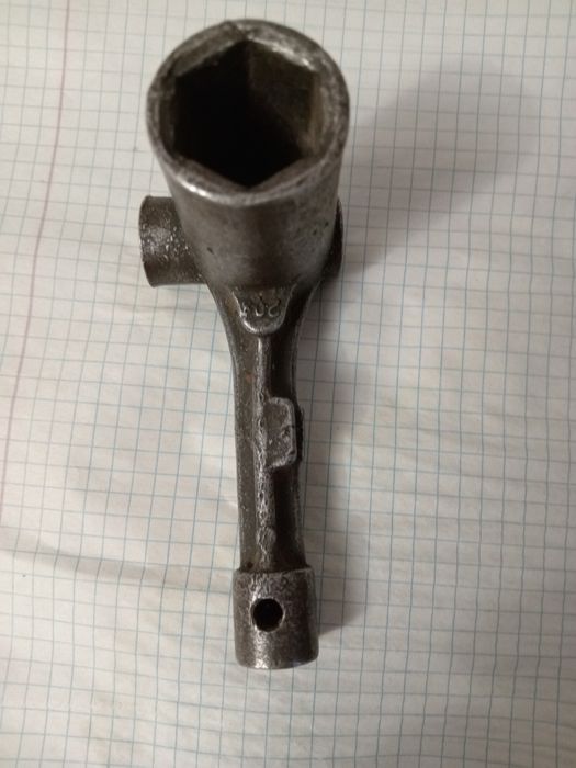 Продам ключ ЛМЗ.