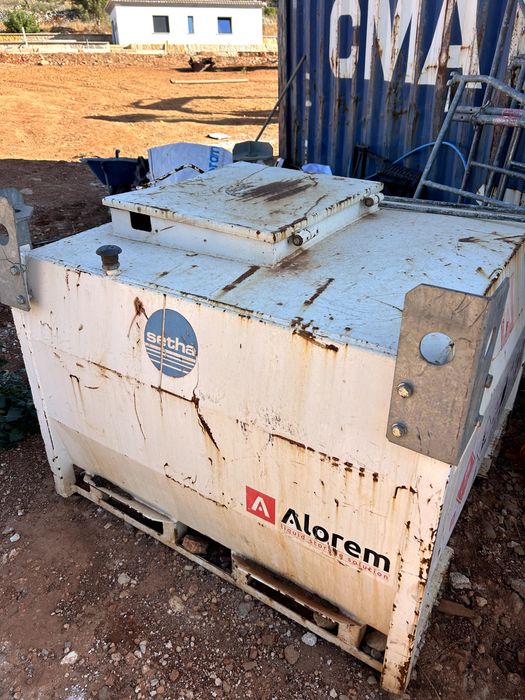 Depósito de gasóleo com bomba de abastecimento – Alorem