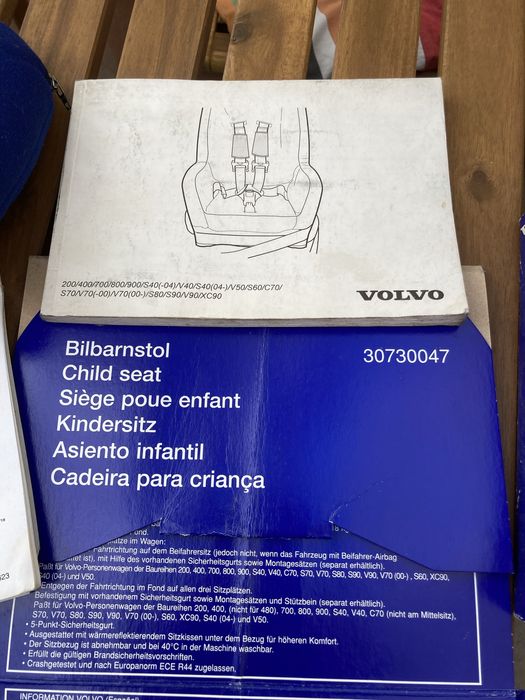 Cadeira de criança + espelho e almofada da marca Volvo