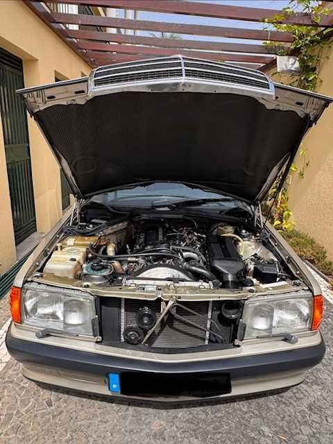 Mercedes-Benz 190 — fotografia 12