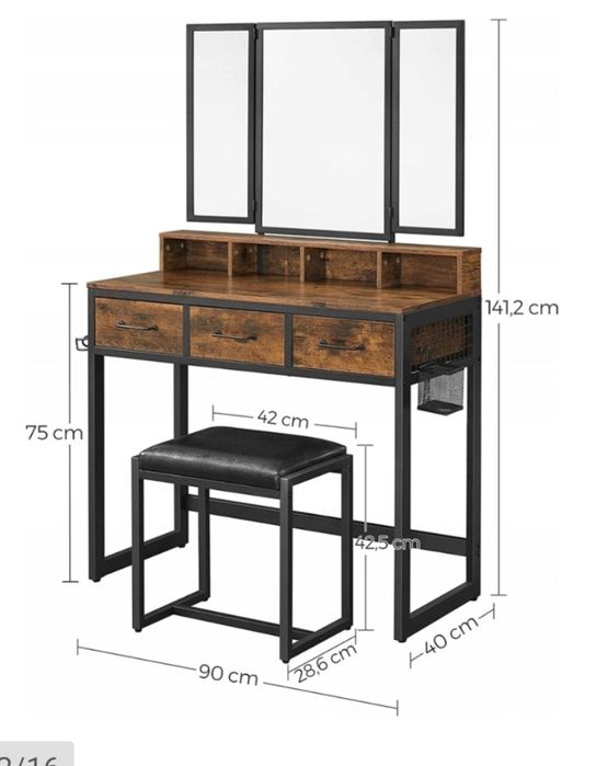 Toaletka rustykalna z lustrem i stołkiem.