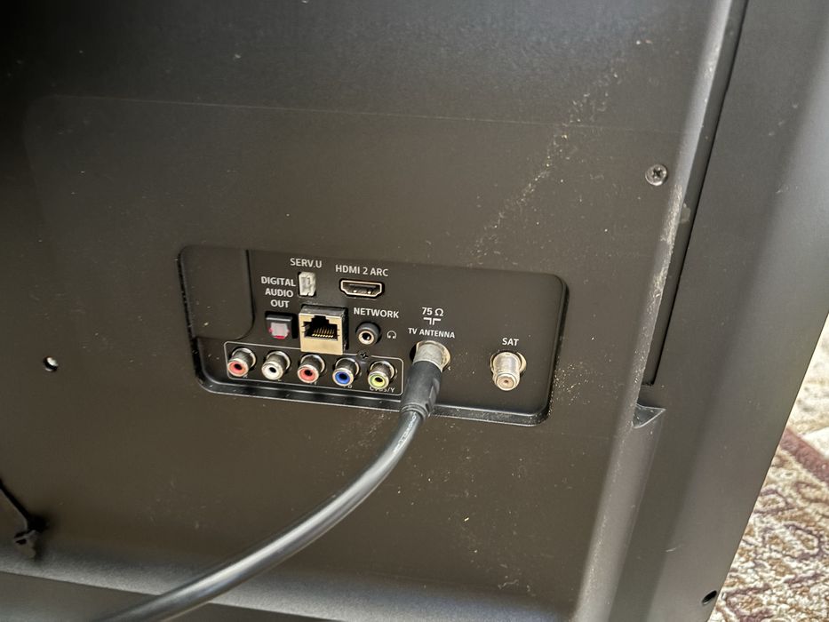 Telewizor LED Philips 32 cale ze Smartem i dekoderem DVBT2 z pilotem