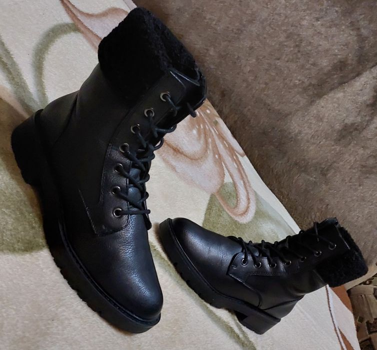 Женские теплые ботинки