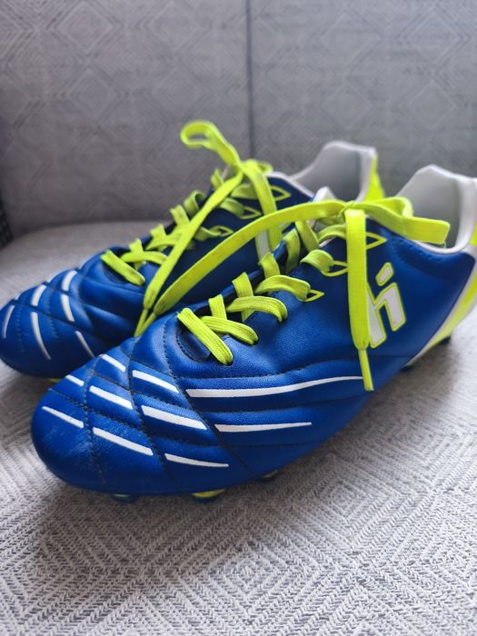 Buty piłkarskie korki huari rozmiar 40