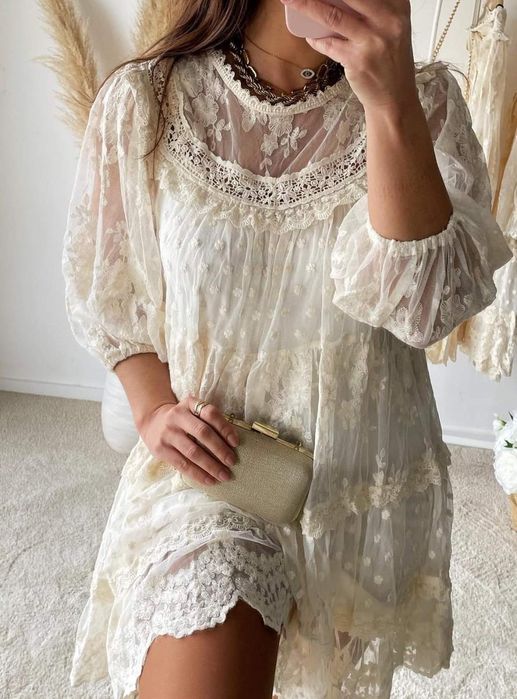 Vestido de renda novo