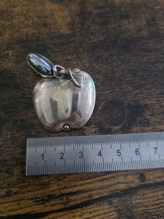 Piękna stara broszka „Jabłuszko” z hematytem – srebro 925, vintage PRL