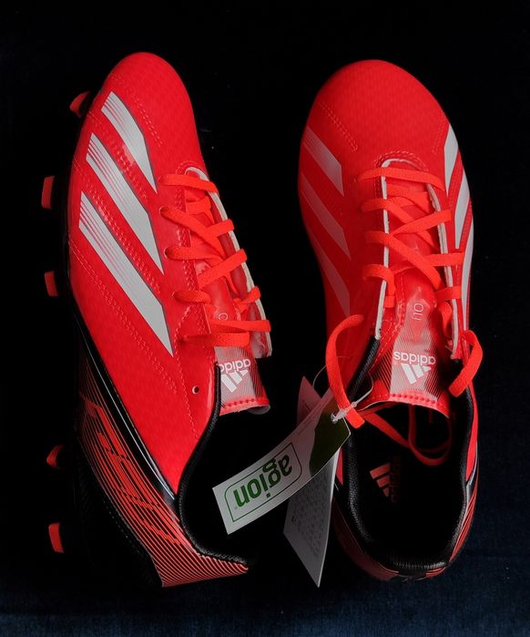 Buty piłkarskie Adidas F10 TRX FG  Q33868