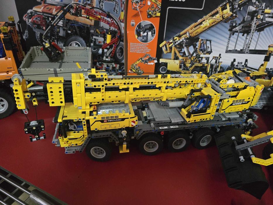 Conjuto 3 lego Technic com caixas 8110, mais 8265 e 42021