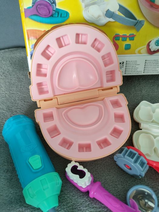 Zestaw Play-Doh Dr Dentysta
