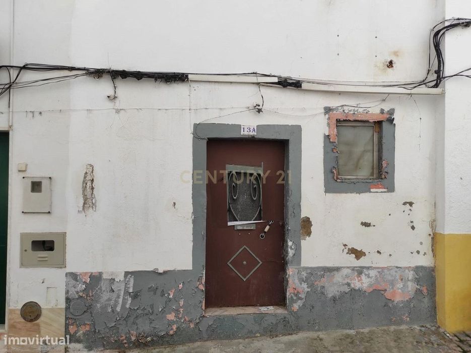 Prédio T2 em Campo Maior para recuperação