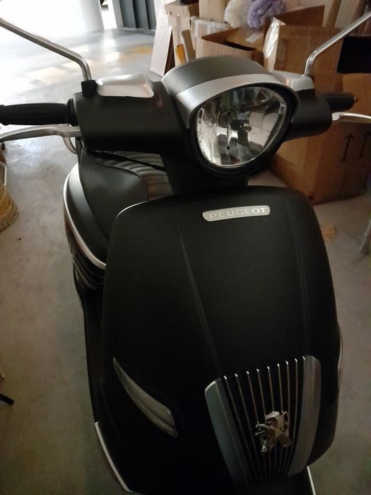 Vendo Peugeot django  ano 2021 ,125cc com ABS completamente nova.