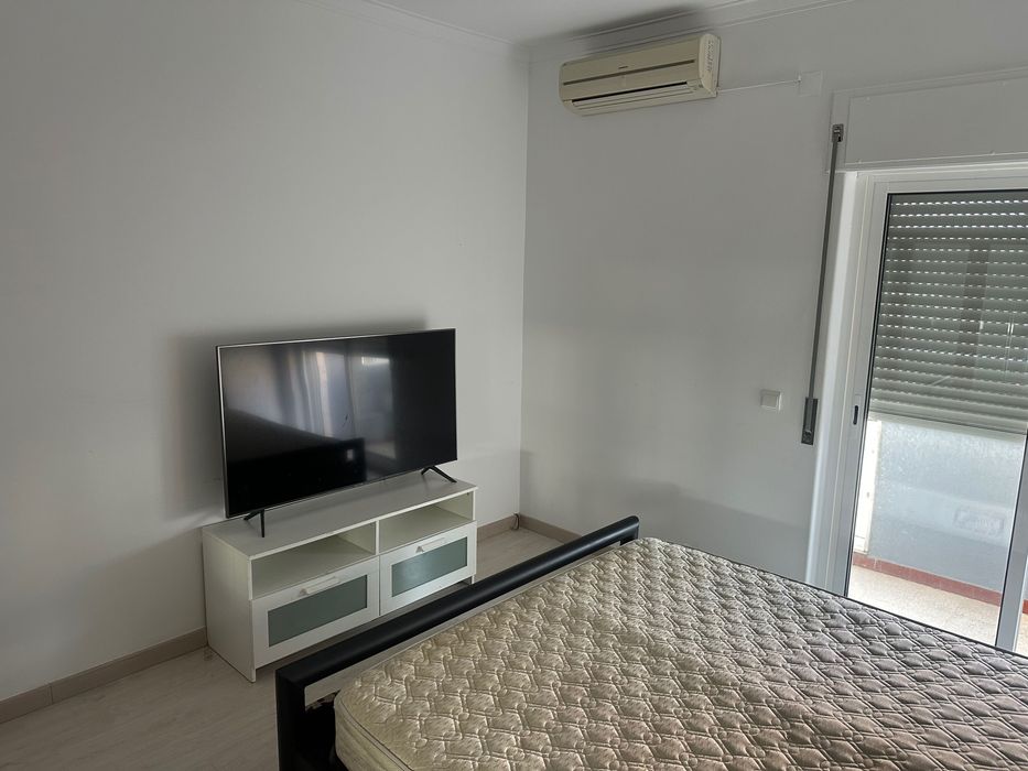 Quarto para arrendar  corroios