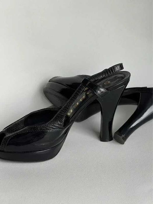 Burberry  obcasy black  38