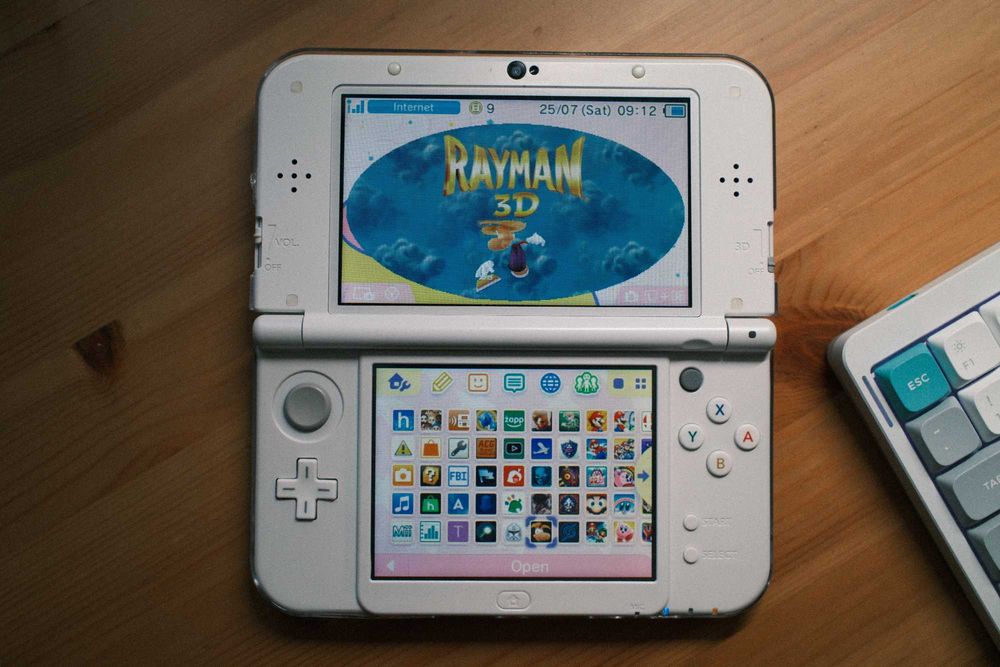 Nintendo New 3DS XL Biały (CFW/hShop) | Nowa bateria | Bogaty komplet: Etui, Crystal Shell, Szkła ochronne, Kabel USB, 2x Rysik