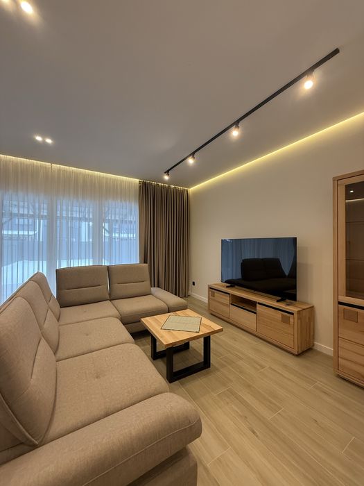 Продаж новенького котеджу з ремонтом