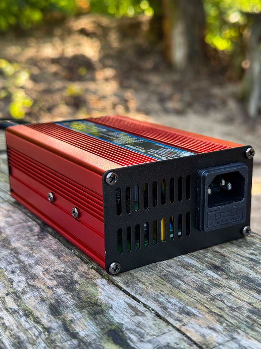 Ładowarka z dużym prądem ładowania 10A do skutera inwalidzkiego