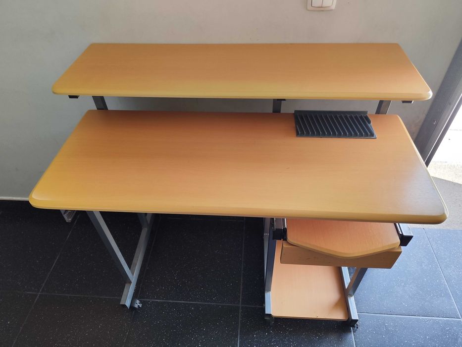 Secretária madeira clara