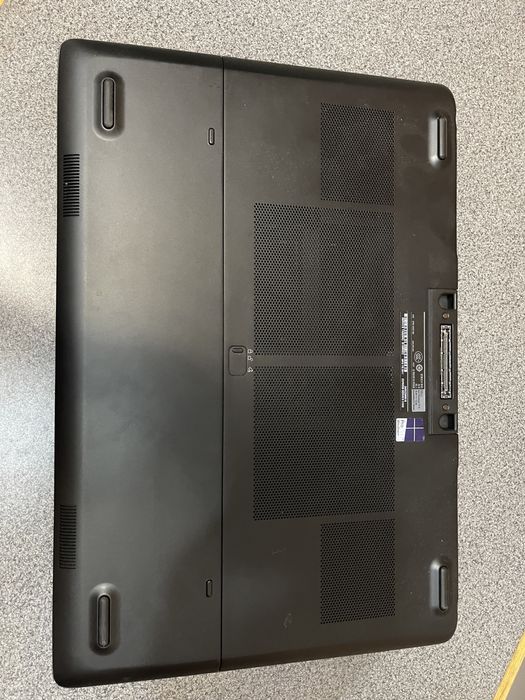 17, Dell Precision 7710 і7 Nvidia 4 K. 16/256