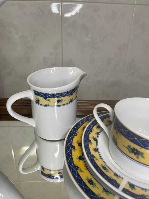 Serviço de loiças completo em porcelana  semi novas melhor preço