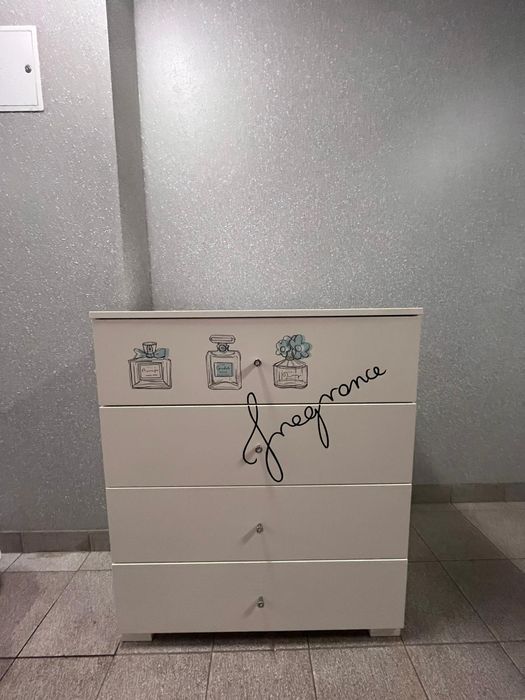 Komoda z 4 szufladami