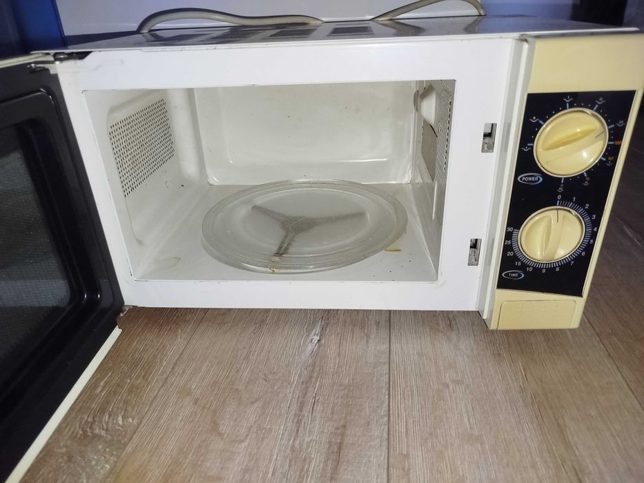 Kuchenka mikrofalowa mikrofalówka MPM