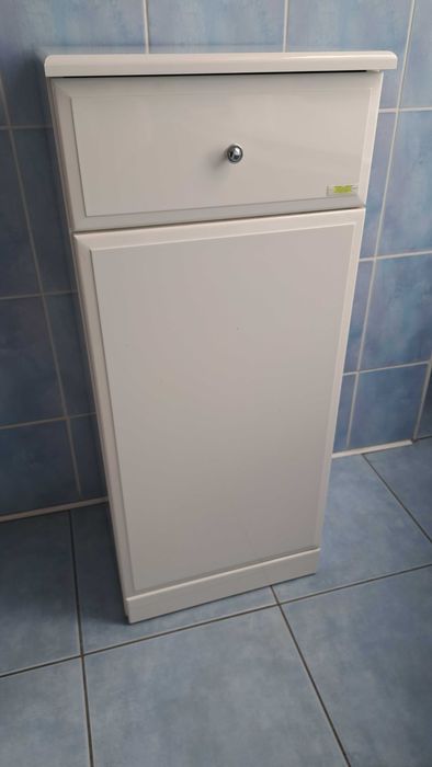 SPRZEDAM SZAFKI ŁAZIENKOWE
