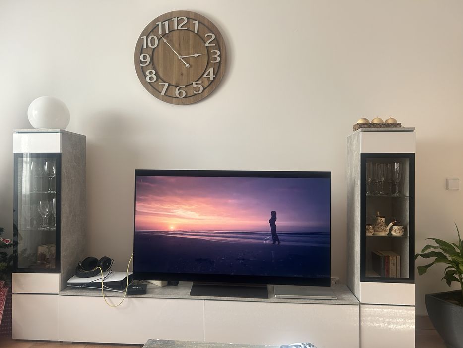 Movel de sala com duas colunas