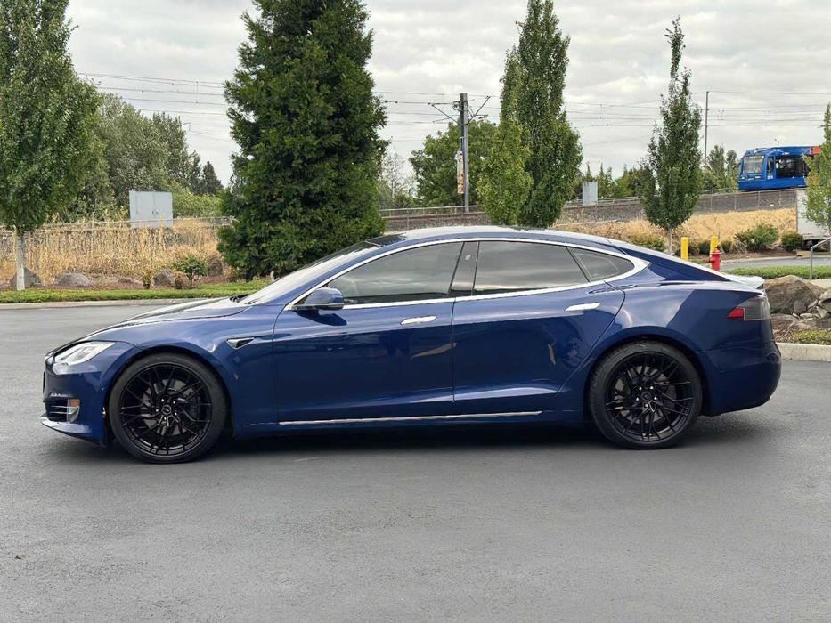 Tesla Model S P100D      2017