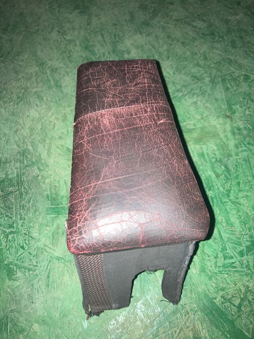 Підлокітник для авто універсальний