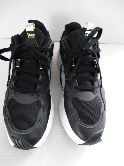 Buty ADIDAS MAGMUR RUNNER roz 43 1/3 Bieganie Sportowe UNISEX