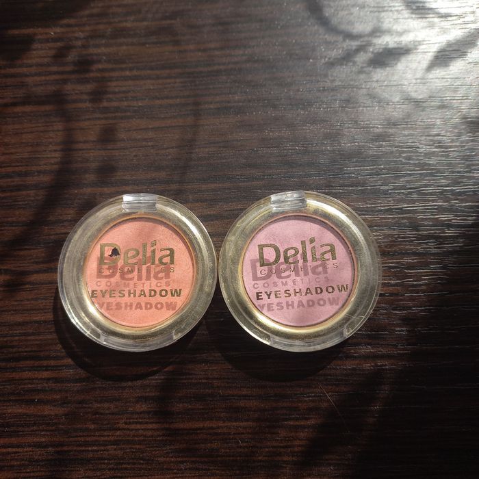 Дві шт. тіні для повік від Delia Cosmetics у